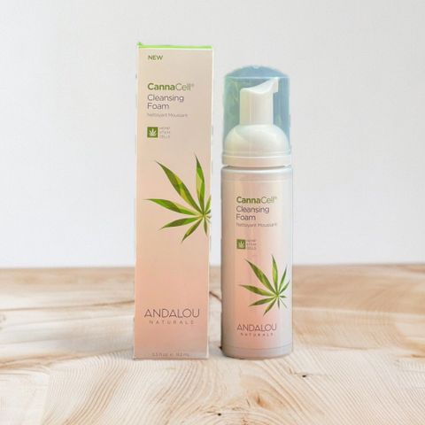 Sữa rửa mặt chiết xuất từ hạt cây gai dầu Andalou Naturals Cannacell Cleansing Foam 163ml