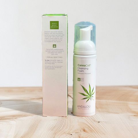 Sữa rửa mặt chiết xuất từ hạt cây gai dầu Andalou Naturals Cannacell Cleansing Foam 163ml