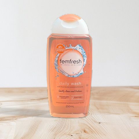 Dung dịch vệ sinh phụ nữ Femfresh 250ml - Chăm sóc da nhạy cảm hàng ngày, an toàn và hiệu quả cho sức khoẻ phái đẹp