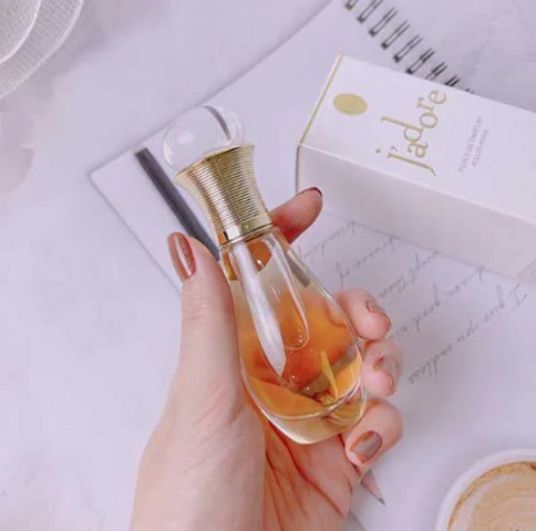 Nước hoa Dior Jadore EDT Roller Pearl 20ml - Hương thơm quyến rũ, thiết kế tiện lợi, hoàn hảo cho phái đẹp.