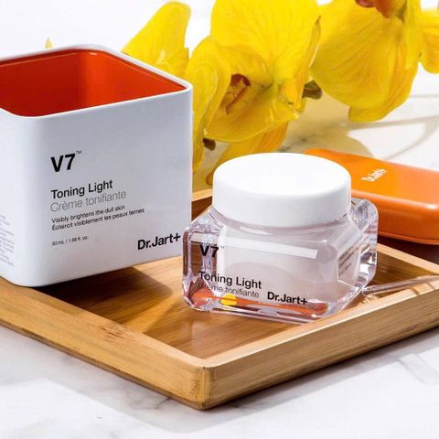 Kem Dưỡng Trắng Da Dr.Jart+ V7 Toning Light 15ml - Làm Sáng Da Hiệu Quả, Chống Thâm Nám, Phù Hợp Cho Mọi Loại Da