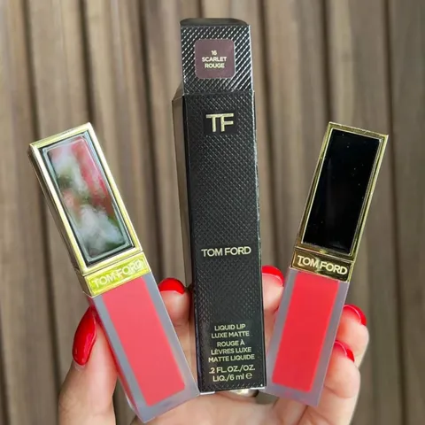 Son Tomford kem 16 scarlet rouge