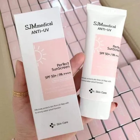 Kem Chống Nắng SJM Medical Anti-Uv Perfect Sunscreen 60G - Bảo vệ da SPF 50+ PA+++ chống nắng hiệu quả và nhẹ nhàng, mỹ phẩm chăm sóc da hàng đầu.