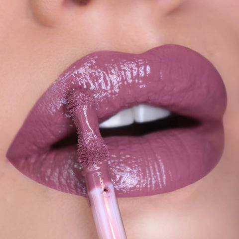 Son Kem Bóng Nyx Slip Tease Full Color - Son Môi Bóng Satin Dưỡng Ẩm, Màu Sắc Rực Rỡ, Phù Hợp Mọi Dịp, Mùi Vanilla Ngọt Ngào