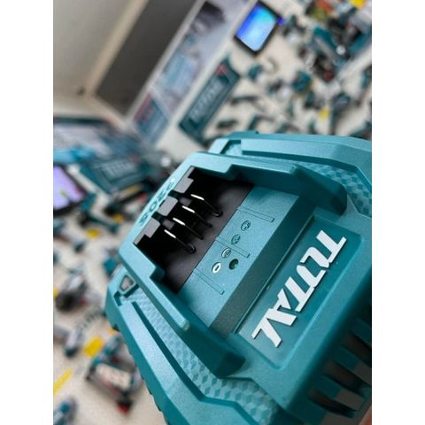 Đế Sạc Nhanh Thông Minh Total TFCLI20411 20V - Sạc Năng Lượng Hiệu Quả Cho Dụng Cụ Total, An Toàn và Tiện Dụng