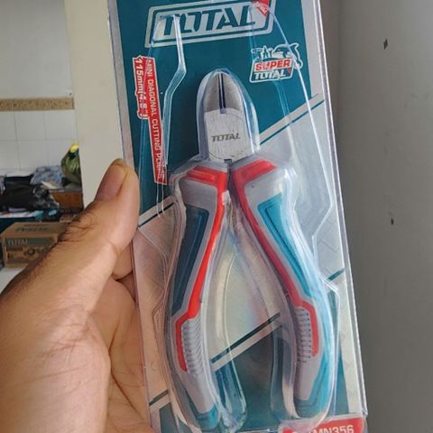 Kìm cắt mini Total THTMN356 - 115mm, chất lượng cao, thiết kế nhỏ gọn, lý tưởng cho sửa chữa điện tử và DIY