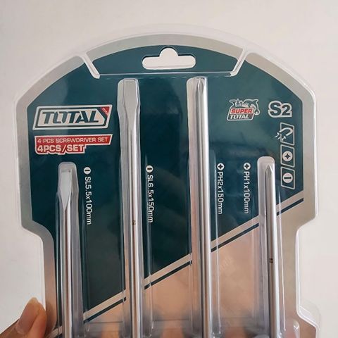 Bộ 4 Tua Vít TOTAL TKSDS0426 - Tua Vít Bake và Dẹp CR-V Chất Lượng Cao, Tay Cầm Chống Trượt, Tiện Dụng cho Sửa Chữa Gia Đình