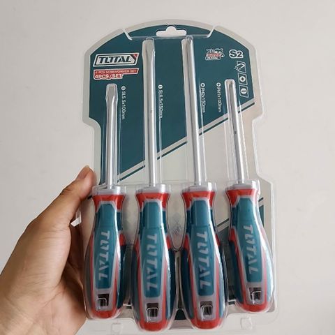 Bộ 4 Tua Vít TOTAL TKSDS0426 - Tua Vít Bake và Dẹp CR-V Chất Lượng Cao, Tay Cầm Chống Trượt, Tiện Dụng cho Sửa Chữa Gia Đình