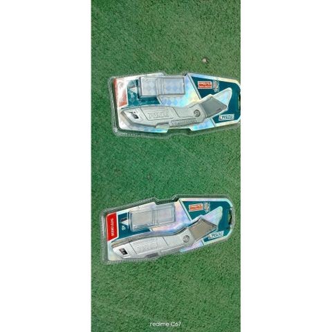 Dụng cụ rọc xếp cáp TOTAL THT5136236 - Kèm 6 lưỡi sắc bén, tay cầm hợp kim nhôm, thiết kế tiện dụng cho công việc sửa chữa.
