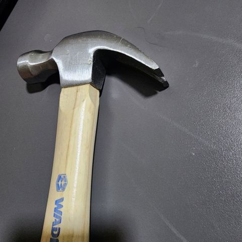Búa Nhổ Đinh 450g Wadfow WHM3316 - Đầu Rèn Thả Thép Carbon, Tay Cầm Sợi Thủy Tinh, Dụng Cụ Tiện Ích Xây Dựng, Sửa Chữa
