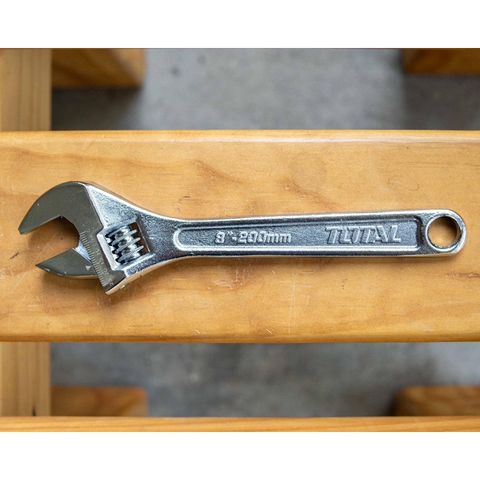 Mỏ Lết Tiêu Chuẩn 8 Inch TOTAL THT101083 - Dụng Cụ Chỉnh Độ 0-24mm, Thiết Kế Chắc Chắn, Dụng Cụ Tiện Ích Chất Lượng Cao