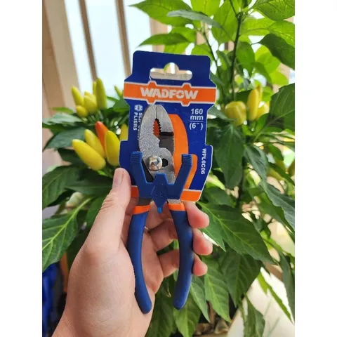 Kìm Trượt 6 Inch WADFOW WPL6C06 - Dụng cụ cắt cáp thép cứng bọc nhựa, thiết kế gọn nhẹ, chống gỉ, tiện dụng cho người dùng.