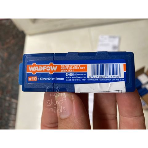 Hộp 10 lưỡi dao rọc giấy WADFOW WMK1K61 - Lưỡi sắc bén, kích thước 61x19mm, bao bì nhựa tiện dụng cho văn phòng và thủ công.