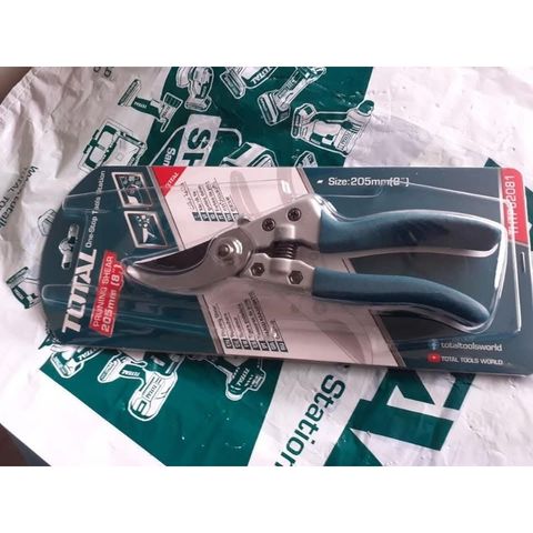 Kéo Cắt Cành TOTAL THTP62081 - Kéo Nhôm 8inch Chất Lượng Cao với Lưỡi Thép Carbon và Tay Cầm Chống Trượt