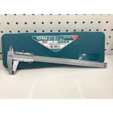 Thước kẹp Cơ Khí TOTAL TMT311501 150mm - Dụng cụ đo chính xác bằng thép carbon, hộp nhựa bảo vệ.