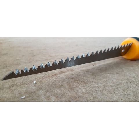 Cưa tay mỏ nhọn INGCO HWBSW68 - Kích thước 6”/150 mm, chất liệu SK5 Đài Loan, răng cưa chịu nhiệt, cắt chính xác, tiện ích lâu dài