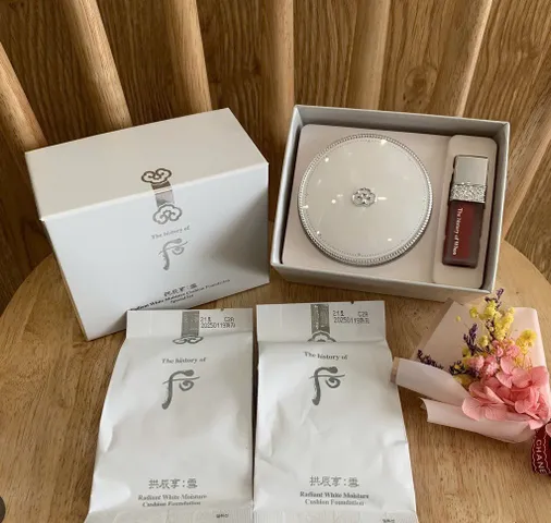 Set phấn Whoo trắng + son kem