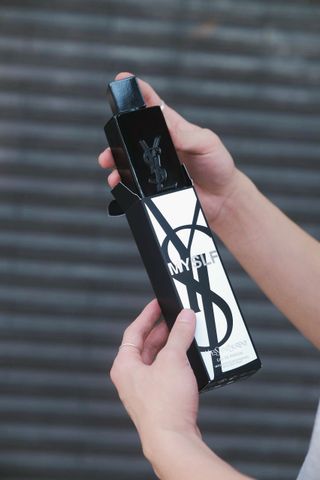 Nước Hoa Nam Yves Saint Laurent YSL MYSLF EDP 10ml - Hương Gỗ Đàn Hương Mạnh Mẽ & Sang Trọng Dành Cho Đấng Mày Râu