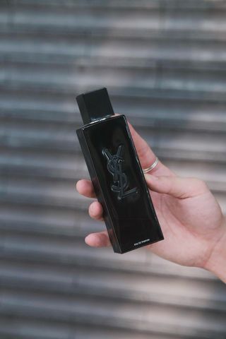 Nước Hoa Nam Yves Saint Laurent YSL MYSLF EDP 10ml - Hương Gỗ Đàn Hương Mạnh Mẽ & Sang Trọng Dành Cho Đấng Mày Râu