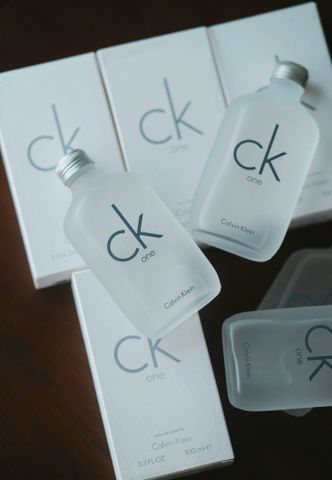 Nước Hoa Calvin Klein CK One Unisex 100ml - Hương Cam Chanh Tươi Mát, Thanh Lịch, Phong Cách Cổ Điển, Eau De Toilette