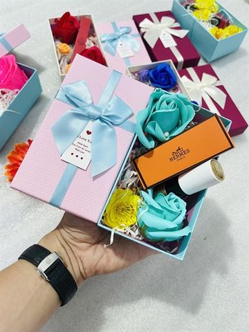 Hộp Son I Love You - Son Môi Cao Cấp Thiết Kế Sang Trọng, Bảng Màu Đa Dạng, Chất Son Mịn Màng, Phù Hợp Mọi Dịp