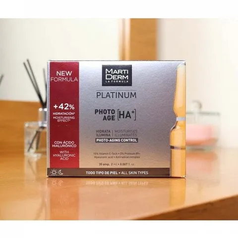 Tinh Chất Chống Lão Hóa Martiderm Platinum Photo Age HA+ - 30 Ống Ampoule 15% Vitamin C Nguyên Chất, Sáng Da, Săn Chắc Da