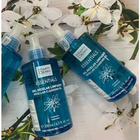 Gel Rửa Mặt MartiDerm Essentials Micellar 200ml - Tẩy Trang, Làm Sạch Sâu Dịu Nhẹ Cho Mọi Loại Da, An Toàn Cho Da Nhạy Cảm