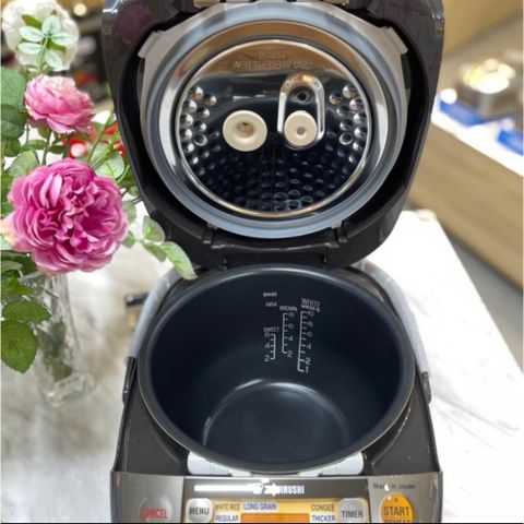 Nồi cơm điện áp suất cao tần Zojirushi 1L NP-HRQ10-XT - Công nghệ IH, nấu cơm Nhật ngon dẻo, bảo hành 3 năm, thiết kế hiện đại