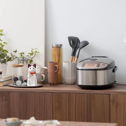 Nồi Cơm Điện Áp Suất Zojirushi NP-HRQ18-XT 1.8L - Công Nghệ Cao Tần Nhập Khẩu Nhật Bản, Bảo Hành 3 Năm, Dành Cho Gia Đình 4-6 Người