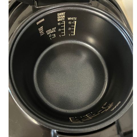 Nồi Cơm Điện Tử Zojirushi 1L NL-GAQ10V-BM 610W - Nấu Cơm Thông Minh, Hấp, Hầm Nhừ Tiện Lợi, Sản Xuất Tại Nhật Bản, Bảo Hành 3 Năm
