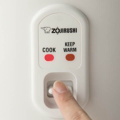Nồi cơm điện Zojirushi 1.8L NS-RPQ18V-FZ - Công suất 485W, thiết kế nắp gài, tự động giữ ấm, phù hợp cho 4-6 người ăn, sản xuất tại Thái Lan