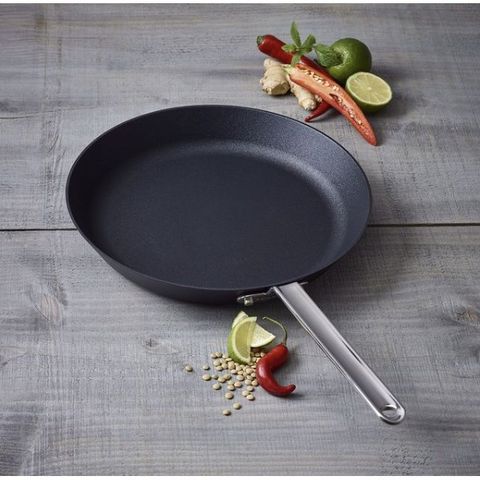 Chảo Chống Dính Scanpan TechnIQ 22cm - Dùng Bếp Từ, Bảo Hành 3 Năm, Chất Liệu Đúc Nén Cao Cấp, Thân Thiện Với Môi Trường