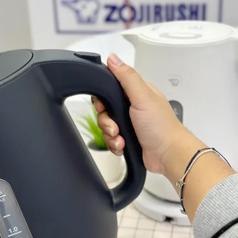 Ấm đun siêu tốc, bình đun siêu tốc Zojirushi 1.5L CK-VAQ15-BM, công suất 1300W, bảo hành 1 năm