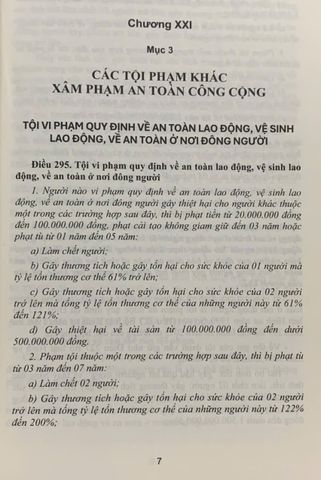 Bình luận Bộ luật Hình sự 2015 - Các tội phạm xâm phạm an toàn, trật tự công cộng - NXB Thông tin và Truyền thông, Tác giả Đinh Văn Quế