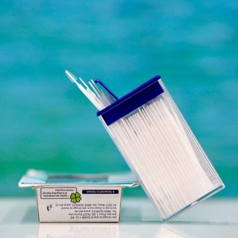 Tăm que nhựa Dontodent 150 chiếc - Làm sạch kẽ răng an toàn, nhẹ nhàng và bảo vệ răng miệng hiệu quả từ Đức