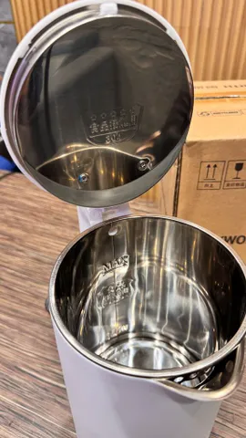 Ấm đun nước siêu tốc SKYWORTH S139 - Dung tích 2L, Ruột inox 304, Thiết kế hiện đại, Đun sôi chỉ trong 5 phút, Tiện lợi cho gia đình