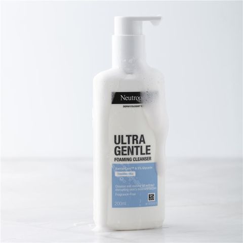 Sữa Rửa Mặt Tạo Bọt Tẩy Trang Neutrogena Ultra Gentle 200mL - Sạch Sâu, Dịu Nhẹ, Phù Hợp Với Da Nhạy Cảm