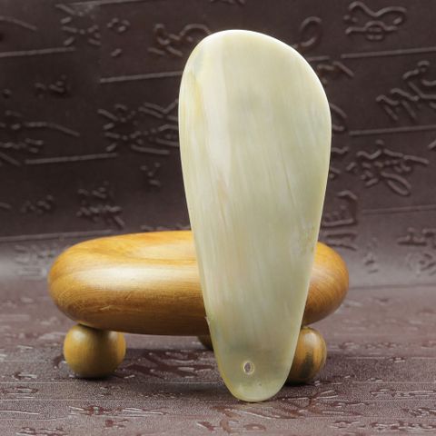 Cây Đón Gót Handmade Bằng Sừng Bò Trâu - Hỗ Trợ Xỏ Giày Dễ Dàng Có Móc Treo - Phụ Kiện Thời Trang Độc Đáo INTELLIGENT