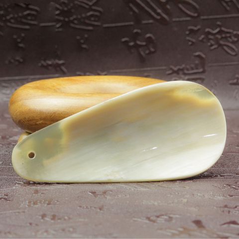 Cây Đón Gót Handmade Bằng Sừng Bò Trâu - Hỗ Trợ Xỏ Giày Dễ Dàng Có Móc Treo - Phụ Kiện Thời Trang Độc Đáo INTELLIGENT