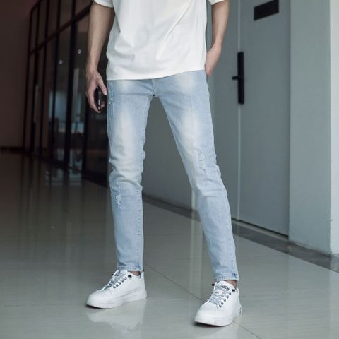 Quần Jean Nam Rách Gối Slimfit Màu Xanh Nhạt Co Giãn Bền Chất Bò DENIM - Phong Cách Thời Trang Hiện Đại 361 5679 0001 Pon.mens