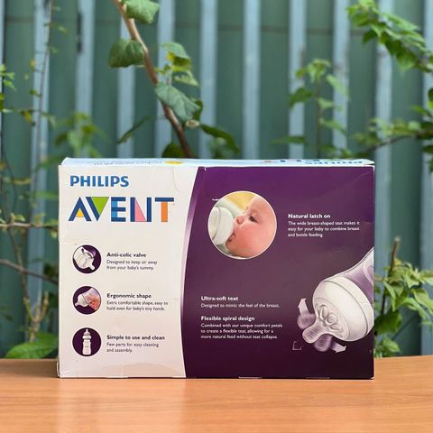 Set Bình Sữa Avent Natural Newborn 6 Món - An Toàn & Thuận Tiện Cho Bé, Bao Gồm 2 Bình 125ml & 2 Bình 260ml, Ty Ngậm & Cọ Rửa