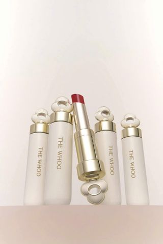 Son Dưỡng Môi Đông Y The Whoo Essential Lip Glow Balm - Dưỡng Ẩm Tự Nhiên, Giúp Môi Căng Mọng và Quyến Rũ