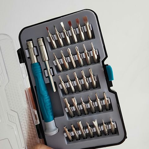 Bộ Tô Vít Sửa Điện Thoại 32 Chi Tiết Total THT250PS0321 - Đầu Vít Đa Dạng, Thép S2 Bền Chắc, Hộp Nhựa Gọn Gàng