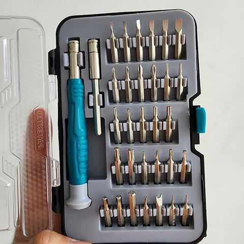 Bộ Tô Vít Sửa Điện Thoại 32 Chi Tiết Total THT250PS0321 - Đầu Vít Đa Dạng, Thép S2 Bền Chắc, Hộp Nhựa Gọn Gàng