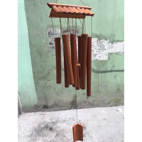 Chuông Gió Tre Đỏ Hình Mái Nhà - Trang Trí Phong Thủy Hành Mộc, Âm Thanh Dễ Chịu, Quà Tặng May Mắn Cho Gia Đình