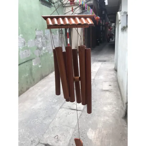 Chuông Gió Tre Đỏ Hình Mái Nhà - Trang Trí Phong Thủy Hành Mộc, Âm Thanh Dễ Chịu, Quà Tặng May Mắn Cho Gia Đình