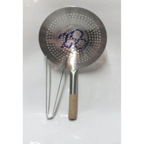 Vợt Vớt Xương Cao Cấp Cán Gỗ - Dùng Vớt Rau Củ, Thức Ăn Chiên, Inox 304 Bền Đẹp - Đồ Dùng Bếp Chất Lượng Nhật Bản (TV145)