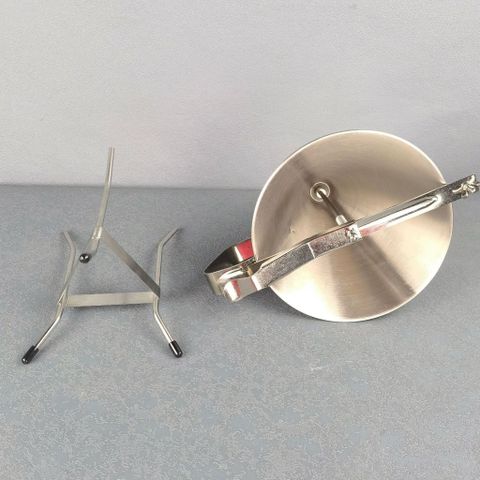 Phễu Rót Sốt Inox Hình Chóp Có Giá Đứng và Quai Cầm Chống Trượt - Phụ Kiện Nhà Bếp Chính Hãng TVKITCHEN (TV462)