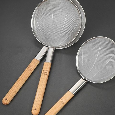Vợt Trụng Đồ Ăn Inox Cán Gỗ - Dùng Cho Hủ Tiếu, Bún, Phở, Miến Thích Hợp Cho Bếp và Quán Ăn (26-30cm) (TV337)