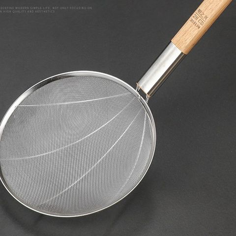 Vợt Trụng Đồ Ăn Inox Cán Gỗ - Dùng Cho Hủ Tiếu, Bún, Phở, Miến Thích Hợp Cho Bếp và Quán Ăn (26-30cm) (TV337)